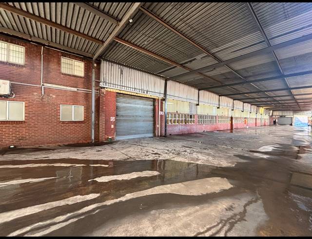 2,250M² WAREHOUSE TO LET IN PHOENIX INDUSTRIAL